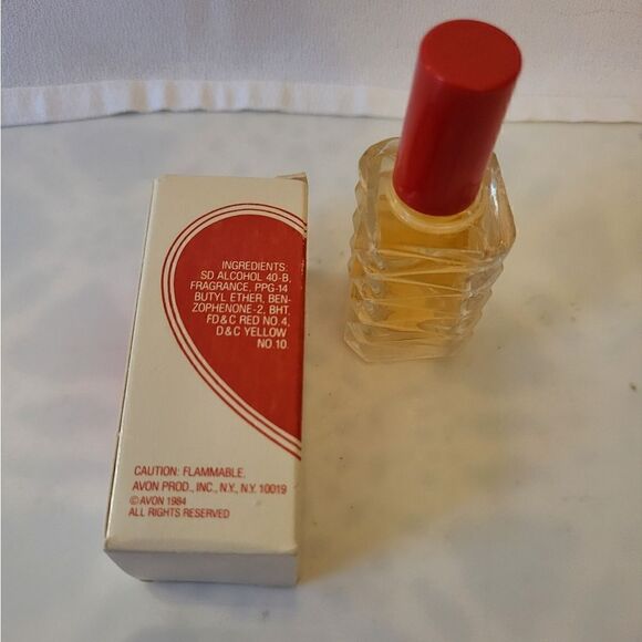 Vintage 1984 Avon Unused Boxed "Be My Valentine" Soft Musk Perfume .5oz - Picture 3 of 4